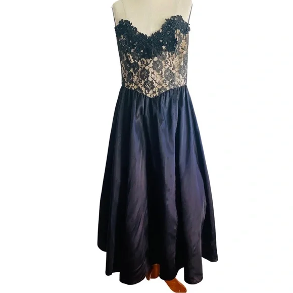 open lace back dress 1980s GUNNE SAX Dress Satin Red XS – Deja Vintage Boutique main image 0